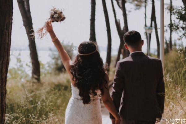 對(duì)自己老公產(chǎn)生厭惡感 內(nèi)心越來(lái)越嫌棄老公怎么辦 對(duì)自己老公產(chǎn)生厭惡感 內(nèi)心越來(lái)越嫌棄老公怎么辦