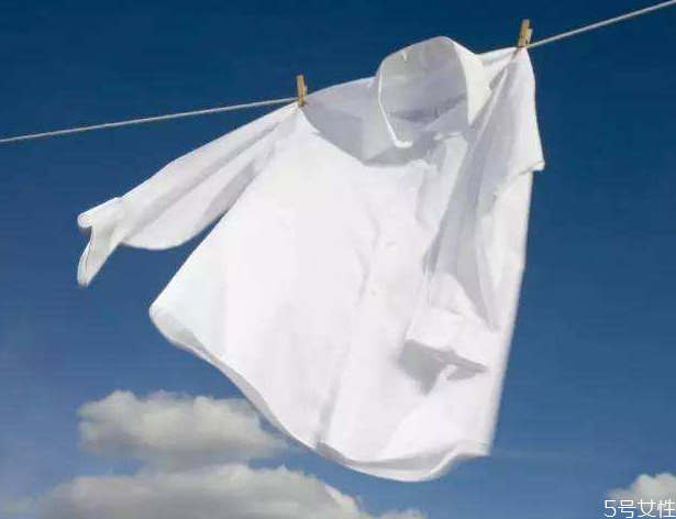 漂衣服要用開(kāi)水嗎 漂衣服可以放一夜嗎 漂衣服要用開(kāi)水嗎 漂衣服可以放一夜嗎