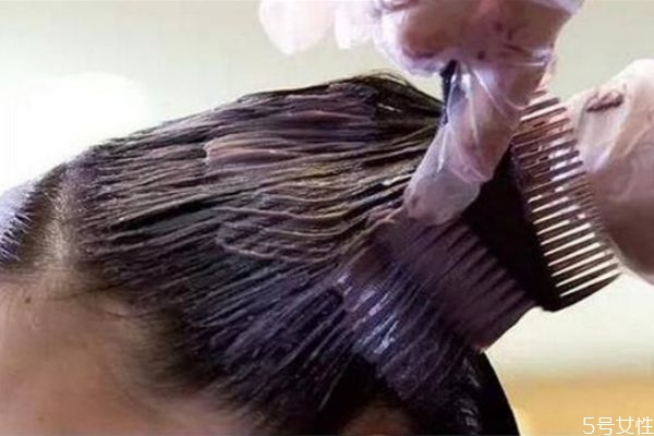 染發(fā)沒(méi)有漂會(huì)恢復(fù)黑色嗎 染發(fā)的用途 染發(fā)沒(méi)有漂會(huì)恢復(fù)黑色嗎 染發(fā)的用途