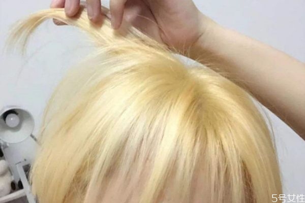 漂發(fā)的危害性多大 漂發(fā)后當天可以染發(fā)嗎 漂發(fā)的危害性多大 漂發(fā)后當天可以染發(fā)嗎