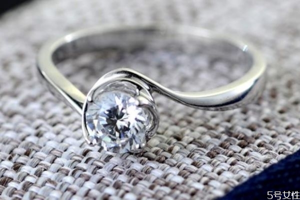 鉑金戒指怎么保養(yǎng) 買鉑金戒指注意什么 鉑金戒指怎么保養(yǎng) 買鉑金戒指注意什么