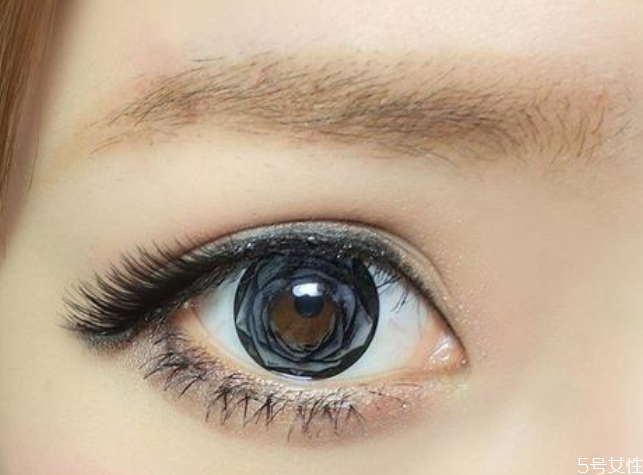 美瞳裂了一點(diǎn)還能戴嗎 美瞳破了如何補(bǔ)救 美瞳裂了一點(diǎn)還能戴嗎 美瞳破了如何補(bǔ)救