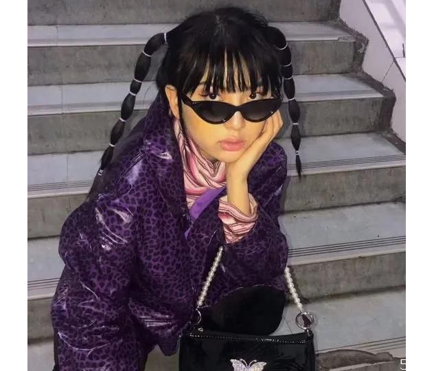 y2k是什么風(fēng)格 y2k風(fēng)格穿搭 y2k是什么風(fēng)格 y2k風(fēng)格穿搭