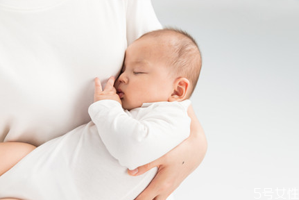 媽媽腹瀉可以母乳喂養(yǎng)嗎 媽媽腹瀉好了多久可以母乳喂養(yǎng) 媽媽腹瀉可以母乳喂養(yǎng)嗎 媽媽腹瀉好了多久可以母乳喂養(yǎng)