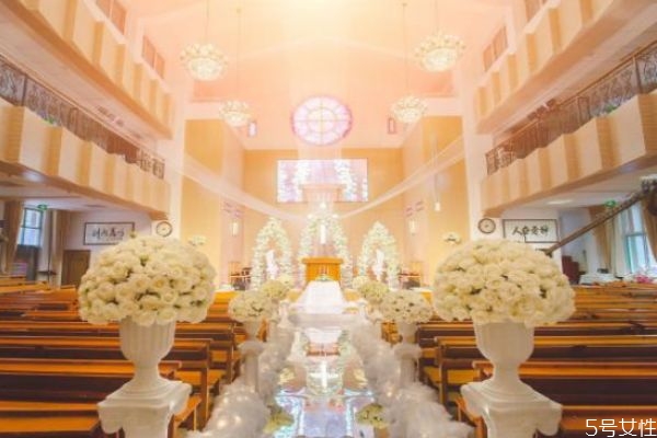 一般領(lǐng)證后多久辦婚禮 結(jié)婚的三大必要條件 一般領(lǐng)證后多久辦婚禮 結(jié)婚的三大必要條件