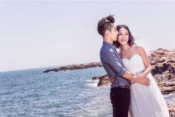 彩禮包括三金和戒指嗎 訂婚十二禮是什么意思 彩禮包括三金和戒指嗎 訂婚十二禮是什么意思