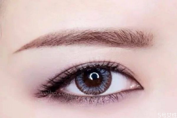 美瞳掉地上還能用嗎 美瞳需要每天換護理液嗎 美瞳掉地上還能用嗎 美瞳需要每天換護理液嗎