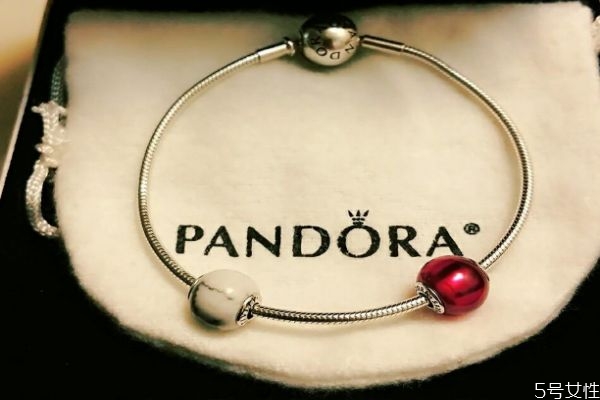 潘多拉手鏈會(huì)褪色嗎 潘多拉手鏈能戴著洗澡嗎 潘多拉手鏈會(huì)褪色嗎 潘多拉手鏈能戴著洗澡嗎