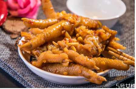 隔夜菜是指多少個(gè)小時(shí) 哪些隔夜菜不能吃 隔夜菜是指多少個(gè)小時(shí) 哪些隔夜菜不能吃