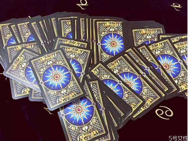 如何挑選塔羅牌 初學(xué)者買哪種塔羅牌 如何挑選塔羅牌 初學(xué)者買哪種塔羅牌