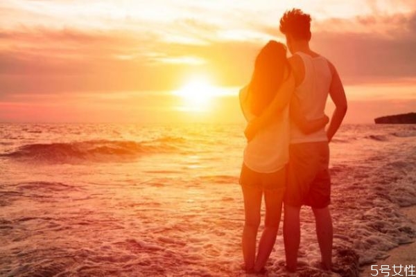 男生會(huì)對(duì)什么人發(fā)語(yǔ)音 男生喜歡你的微信表現(xiàn) 男生會(huì)對(duì)什么人發(fā)語(yǔ)音 男生喜歡你的微信表現(xiàn)