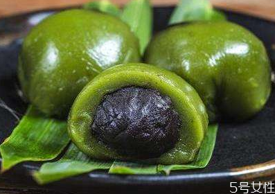 青團(tuán)的綠色是用什么做的 青團(tuán)怎樣做顏色才綠 青團(tuán)的綠色是用什么做的 青團(tuán)怎樣做顏色才綠