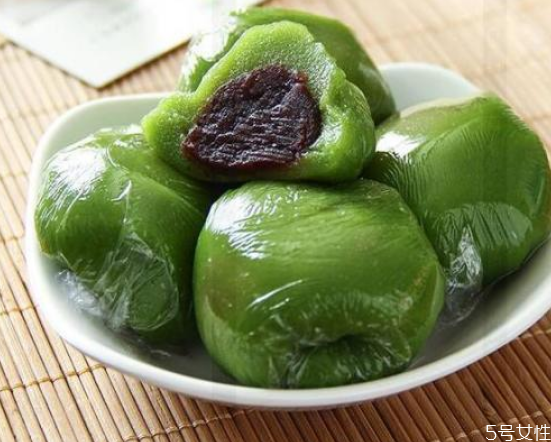 青團(tuán)的綠色是用什么做的 青團(tuán)怎樣做顏色才綠 青團(tuán)的綠色是用什么做的 青團(tuán)怎樣做顏色才綠