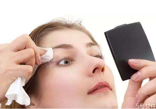 午睡一小時需要卸妝嗎 午睡要摘掉隱形眼鏡嗎 午睡一小時需要卸妝嗎 午睡要摘掉隱形眼鏡嗎