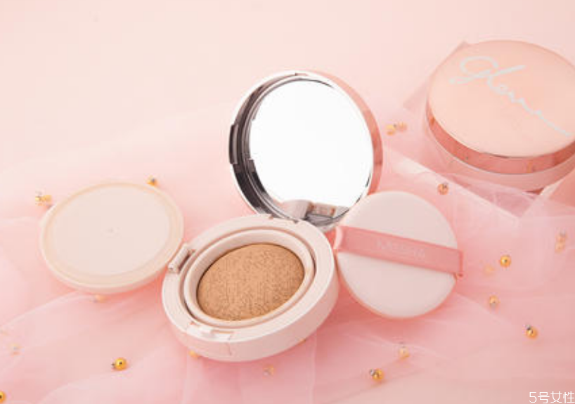 氣墊bb怎么補妝 氣墊bb霜補妝的優(yōu)缺點 氣墊bb怎么補妝 氣墊bb霜補妝的優(yōu)缺點