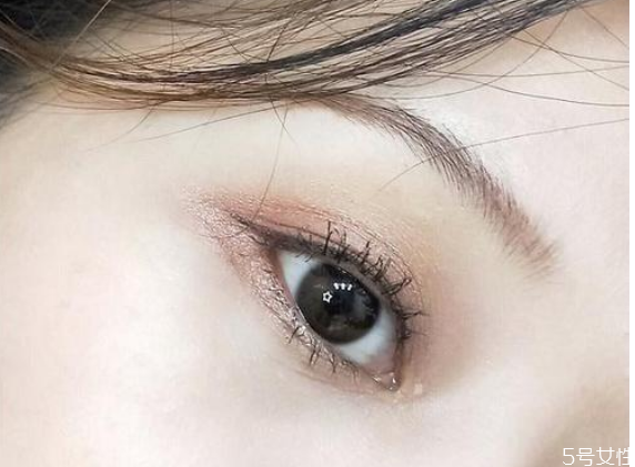 睫毛打底可以單獨(dú)使用嗎 睫毛打底膏的正確用法 睫毛打底可以單獨(dú)使用嗎 睫毛打底膏的正確用法