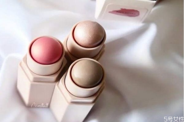 修容棒能起什么作用 修容棒能遮黑眼圈嗎 修容棒能起什么作用 修容棒能遮黑眼圈嗎