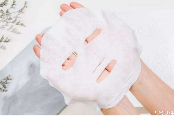 男士怎樣使用面膜 男士敷面膜最佳時(shí)間 男士怎樣使用面膜 男士敷面膜最佳時(shí)間