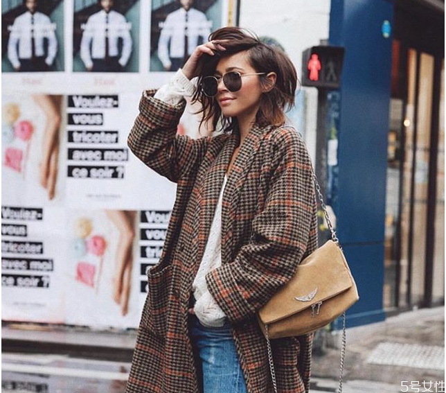 圣誕節(jié)可以怎么穿搭 圣誕約會穿搭攻略 圣誕節(jié)可以怎么穿搭 圣誕約會穿搭攻略