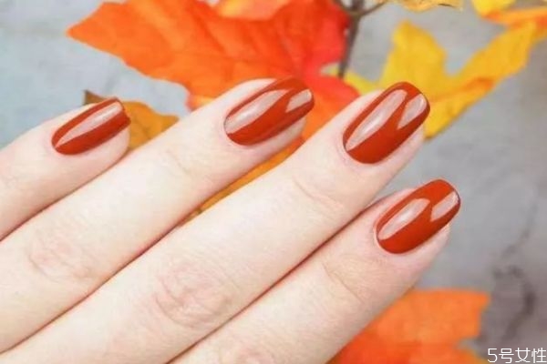 秋冬什么顏色指甲油顯白 低調(diào)又顯白的指甲顏色 秋冬什么顏色指甲油顯白 低調(diào)又顯白的指甲顏色