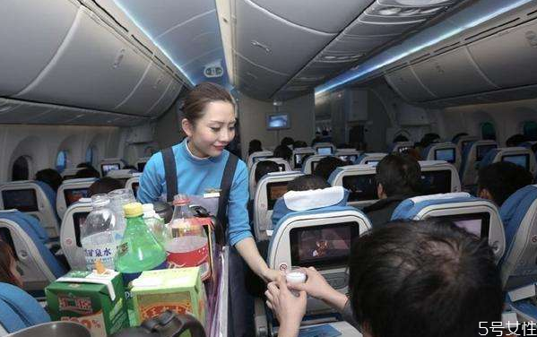 飛機(jī)上能帶熟食肉類嗎 飛機(jī)上哪些食品不能帶 飛機(jī)上能帶熟食肉類嗎 飛機(jī)上哪些食品不能帶