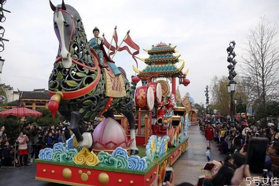 情侶圣誕節(jié)怎么過 最浪漫的圣誕約會地 情侶圣誕節(jié)怎么過 最浪漫的圣誕約會地