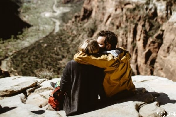 男人睡小三會(huì)越睡越愛(ài)嗎 小三不讓男人回家碰老婆 男人睡小三會(huì)越睡越愛(ài)嗎 小三不讓男人回家碰老婆