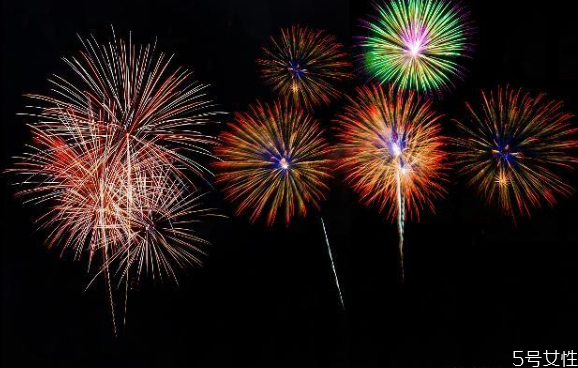 情侶圣誕節(jié)怎么過 最浪漫的圣誕約會地 情侶圣誕節(jié)怎么過 最浪漫的圣誕約會地