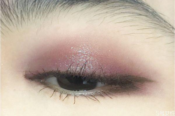 眼妝怎么畫可以顯得溫柔 溫柔的眼妝教程 眼妝怎么畫可以顯得溫柔 溫柔的眼妝教程