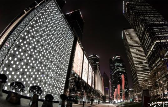 情侶圣誕節(jié)怎么過 最浪漫的圣誕約會地 情侶圣誕節(jié)怎么過 最浪漫的圣誕約會地