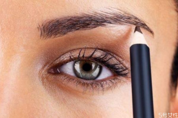 新手使用眉粉好還是眉筆 新手該怎么挑選眉筆 新手使用眉粉好還是眉筆 新手該怎么挑選眉筆