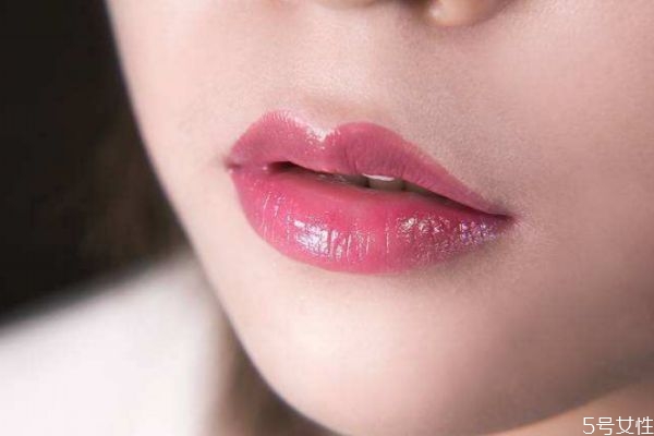 秋天適合涂什么口紅好看 秋冬黃皮用什么口紅好看 秋天適合涂什么口紅好看 秋冬黃皮用什么口紅好看