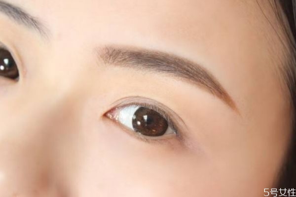怎樣畫出一個(gè)自然的眉毛 眉筆會(huì)過期嗎 怎樣畫出一個(gè)自然的眉毛 眉筆會(huì)過期嗎