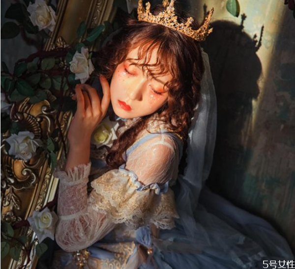 穿lolita一定要化妝嗎 穿lolita出街注意事項(xiàng) 穿lolita一定要化妝嗎 穿lolita出街注意事項(xiàng)