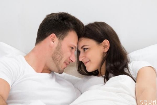 男朋友出軌應(yīng)該怎么做 處理男友出軌聰明做法 男朋友出軌應(yīng)該怎么做 處理男友出軌聰明做法