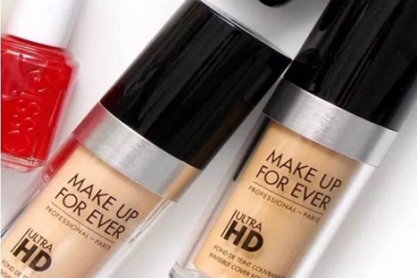 如何判斷粉質(zhì)是否細膩 粉質(zhì)細膩的粉底液推薦 如何判斷粉質(zhì)是否細膩 粉質(zhì)細膩的粉底液推薦