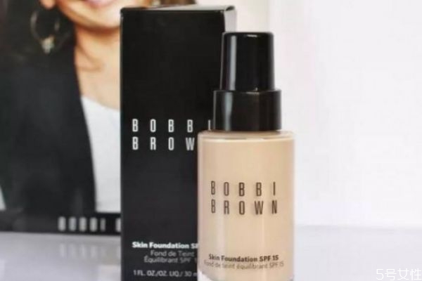 如何判斷粉質(zhì)是否細膩 粉質(zhì)細膩的粉底液推薦 如何判斷粉質(zhì)是否細膩 粉質(zhì)細膩的粉底液推薦