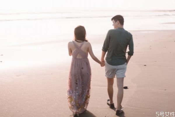 發(fā)現(xiàn)老公出軌應(yīng)該怎么做 男人有外遇的五種表現(xiàn) 發(fā)現(xiàn)老公出軌應(yīng)該怎么做 男人有外遇的五種表現(xiàn)