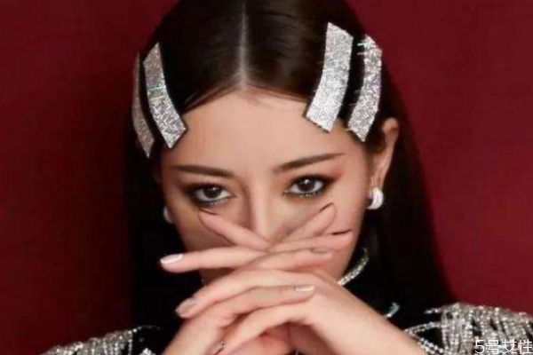 煙熏妝有哪幾個(gè)特點(diǎn) 煙熏妝適合什么場(chǎng)合 煙熏妝有哪幾個(gè)特點(diǎn) 煙熏妝適合什么場(chǎng)合