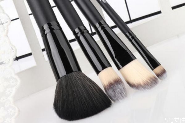 高光刷一般是什么材質(zhì) 高光刷如何清洗 高光刷一般是什么材質(zhì) 高光刷如何清洗