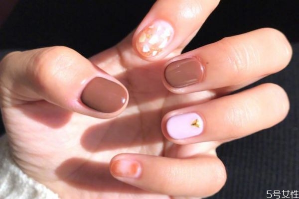 卸甲巾可以卸甲油膠嗎 使用卸甲巾時應該注意什么 卸甲巾可以卸甲油膠嗎 使用卸甲巾時應該注意什么