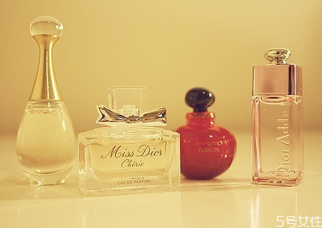 2ml香水能用多久 一天噴幾次香水最好 2ml香水能用多久 一天噴幾次香水最好