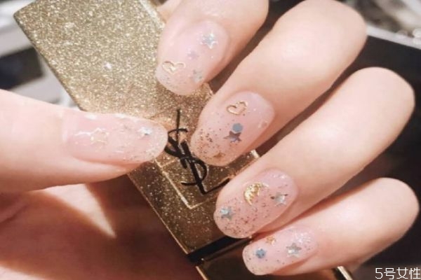 卸甲巾可以卸甲油膠嗎 使用卸甲巾時應該注意什么 卸甲巾可以卸甲油膠嗎 使用卸甲巾時應該注意什么