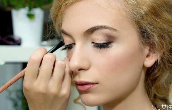 眉筆保質(zhì)期一般是多久 眉筆過期了還能用嗎 眉筆保質(zhì)期一般是多久 眉筆過期了還能用嗎