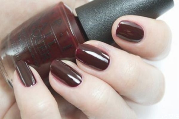 美甲多久卸掉比較好 美甲做了多久就要卸 美甲多久卸掉比較好 美甲做了多久就要卸