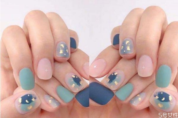 美甲不亮了怎樣補(bǔ)救 美甲最后一層涂的是什么 美甲不亮了怎樣補(bǔ)救 美甲最后一層涂的是什么