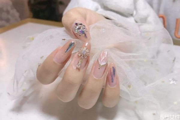 美甲最好一個月做幾次 經(jīng)常做指甲會致癌嗎 美甲最好一個月做幾次 經(jīng)常做指甲會致癌嗎