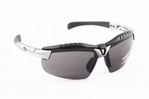 運(yùn)動(dòng)眼鏡度數(shù)如何配 運(yùn)動(dòng)眼鏡和普通眼鏡的區(qū)別 運(yùn)動(dòng)眼鏡度數(shù)如何配 運(yùn)動(dòng)眼鏡和普通眼鏡的區(qū)別