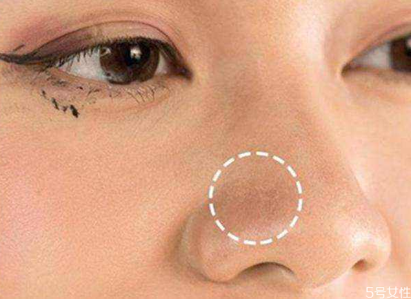 嘴角化妝卡粉怎么辦 嘴角卡粉是怎么回事 嘴角化妝卡粉怎么辦 嘴角卡粉是怎么回事