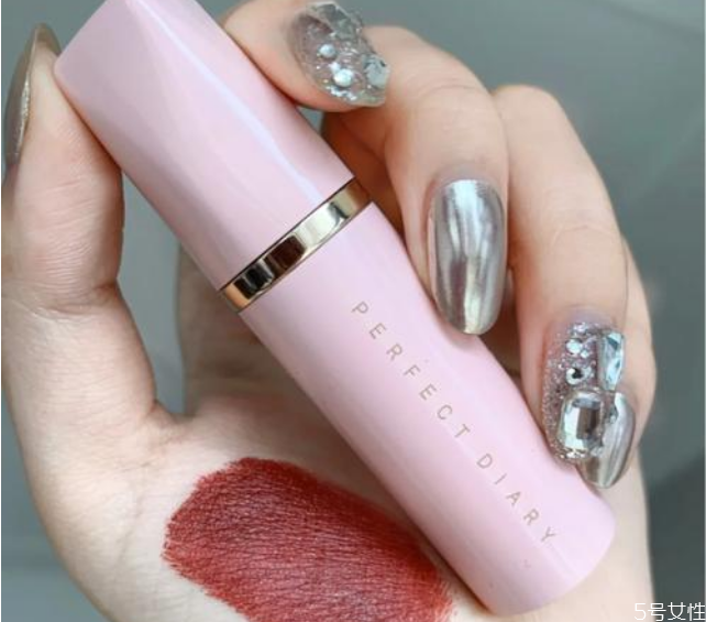 完美日記小粉鉆和小金鉆區(qū)別 完美日記小金鉆價格 完美日記小粉鉆和小金鉆區(qū)別 完美日記小金鉆價格